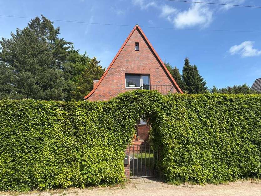 Haus zum Mieten in Hamburg-Wellingsbüttel 2.350 € 115 m²