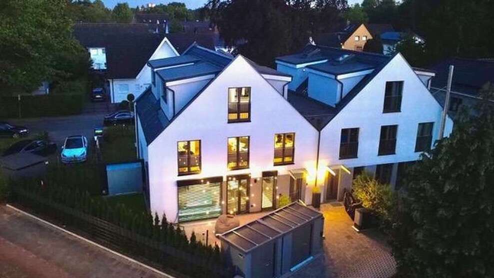 Haus zum Mieten in Hamburg 1.990 € 124 m²