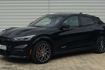 Ford Mustang Mach-E 14.906 km 41.890 € Hamburg 22393