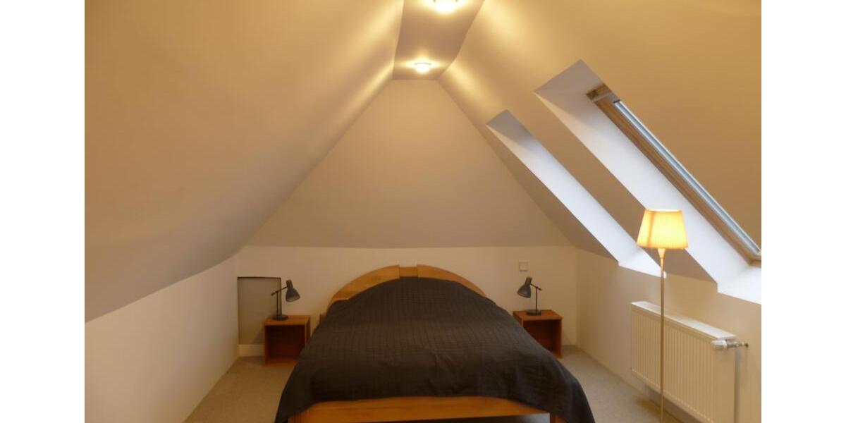 Dachgeschoßwohnung Hamburg Bahrenfeld - 2.5 Zimmer, 82 m&sup2;, 1.150&euro; | Angebot:26279207