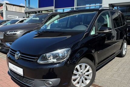 VW Touran 156.000 km 10.890 € Pinneberg 25421