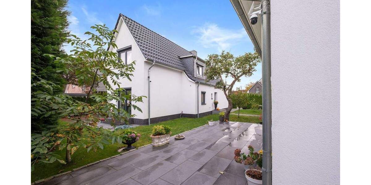 Stilvoll saniertes Einfamilienhaus mit Anbau, großzügigem Grundstück in Norderstedt Friedrichsgabe 6 zimmer