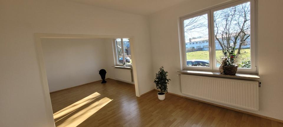 Etagenwohnung Bönningstedt - 4 Zimmer, 90 m&sup2;, 1.500&euro; | Angebot:25395219