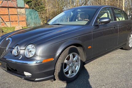 Jaguar S-Type 44.200 km 11.900 &euro; Braak 22145