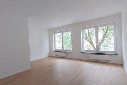 Düsseldorf-Flingern-Süd, Engelbertstraße - Komplett sanierte 2-Zimmer-Wohnung mit großer Sonnenterrasse zeitnah zu mieten !!