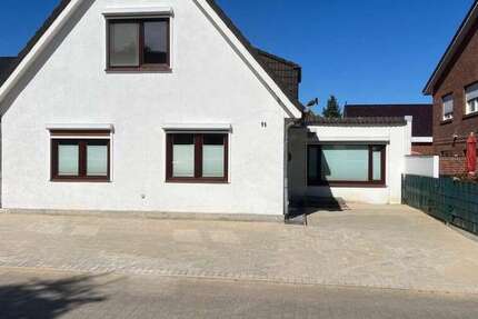 Haus zum Mieten in Henstedt-Ulzburg 1.850 € 127.75 m²
