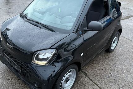 Smart ForTwo 26.000 km 12.495 &euro; Hamburg 22113