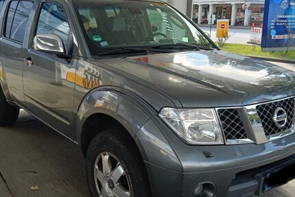 Nissan Pathfinder 253.000 km 11.000 € Hamburg 20038