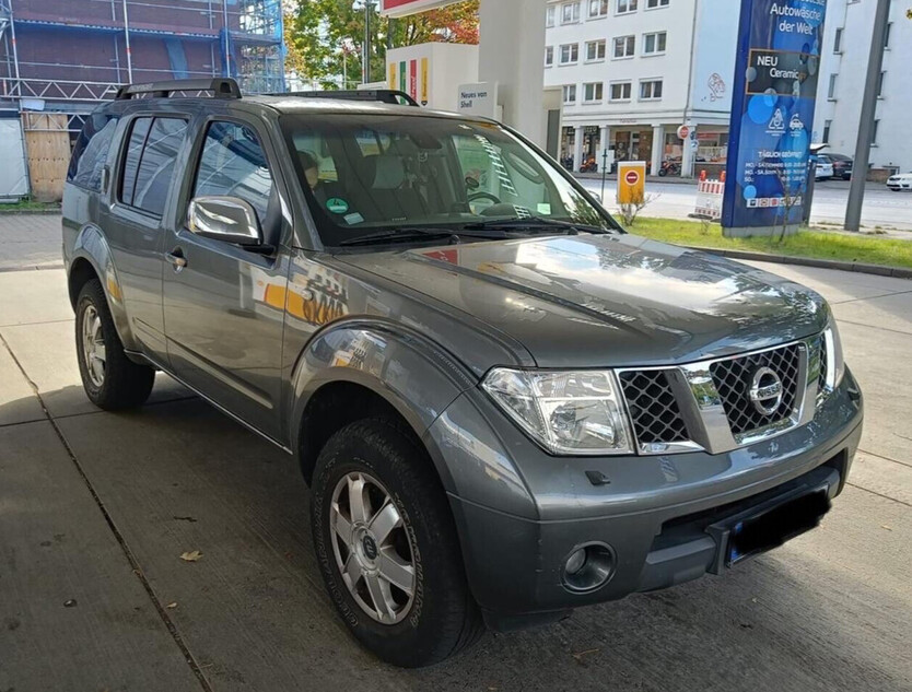 Nissan Pathfinder 253.000 km 11.000 € Hamburg 20038