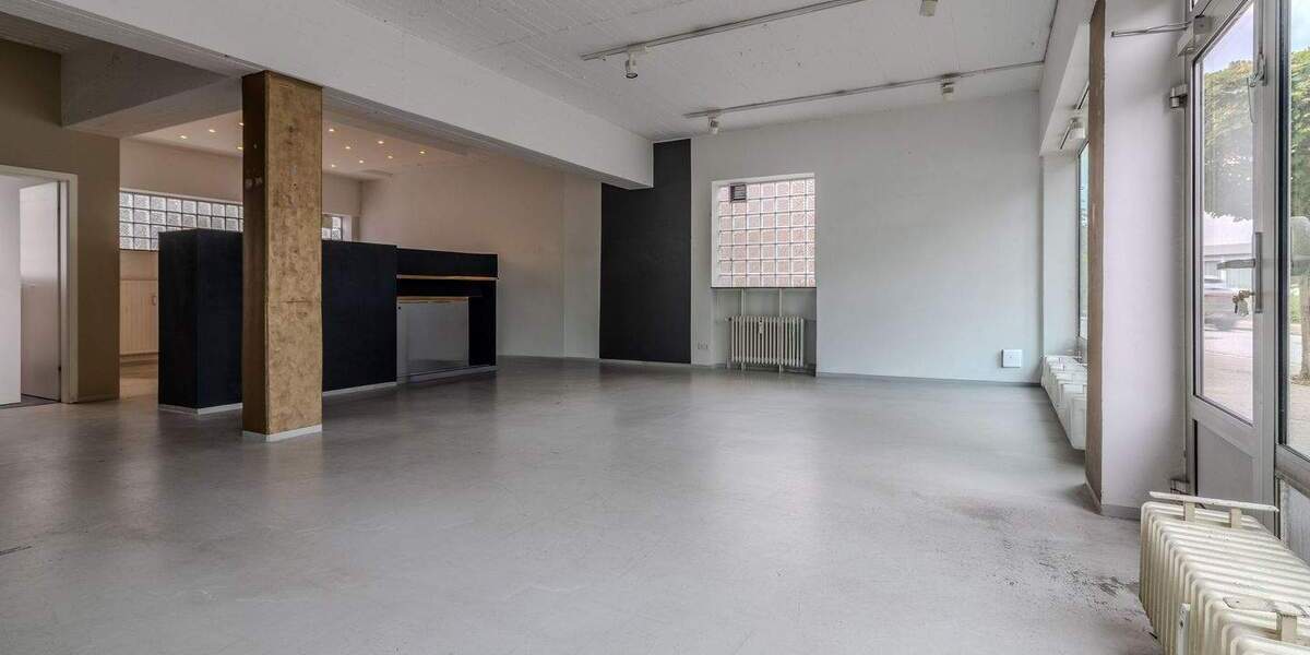 Geräumige Ladenfläche mit breiter Fensterfront nähe Bahnhofstraße und Elbufer! 1 zimmer