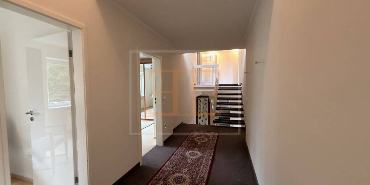Charakterstarkes Architektenhaus mit Wellnessbereich und Doppelgarage in Hamburg-Volksdorf - Einfamilienhaus Hamburg / Volksdorf Volksdorf | Angebot:26230730