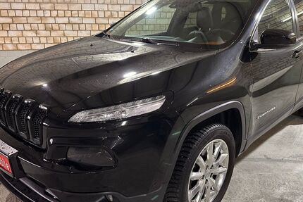 Jeep Cherokee 106.000 km 11.999 &euro; Hamburg 21079