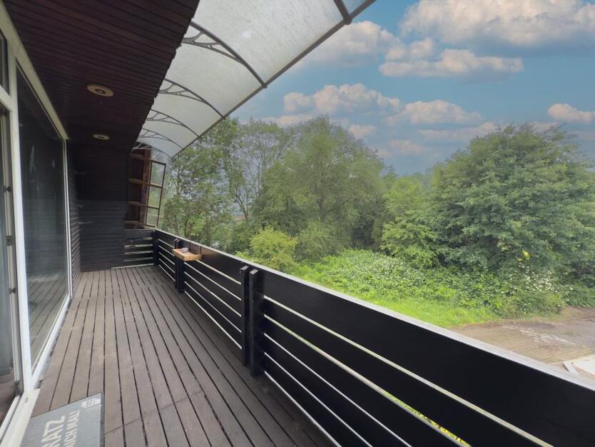 Großzügige Doppelhaushälfte mit Kamin, Einliegerwohnung usw. zimmer