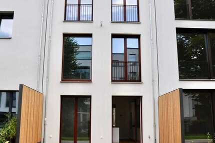 Haus zum Mieten in Hamburg 3.500 € 189 m²