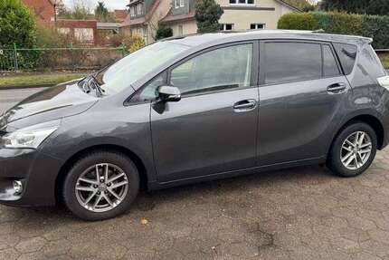 Toyota Verso 153.000 km 8.700 &euro; Stelle 21435