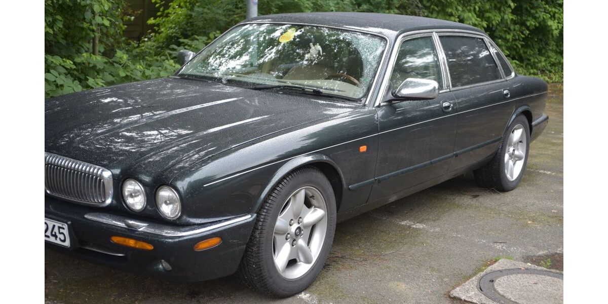Jaguar Daimler 237.000 km 7.500 &euro; Hamburg 22179