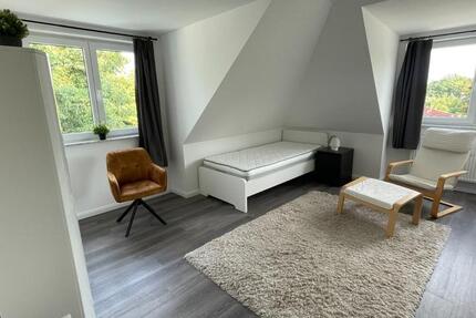 Möblierte WG-Zimmer in frisch sanierter Wohnung – Elbgaustraße 1 zimmer