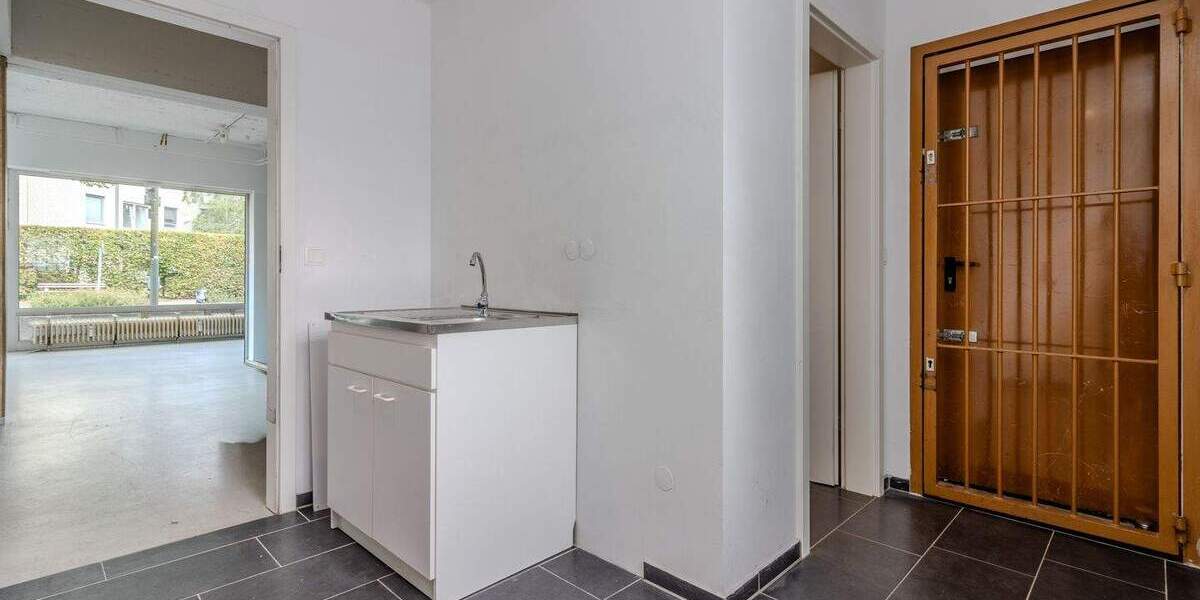 Geräumige Ladenfläche mit breiter Fensterfront nähe Bahnhofstraße und Elbufer! 1 zimmer