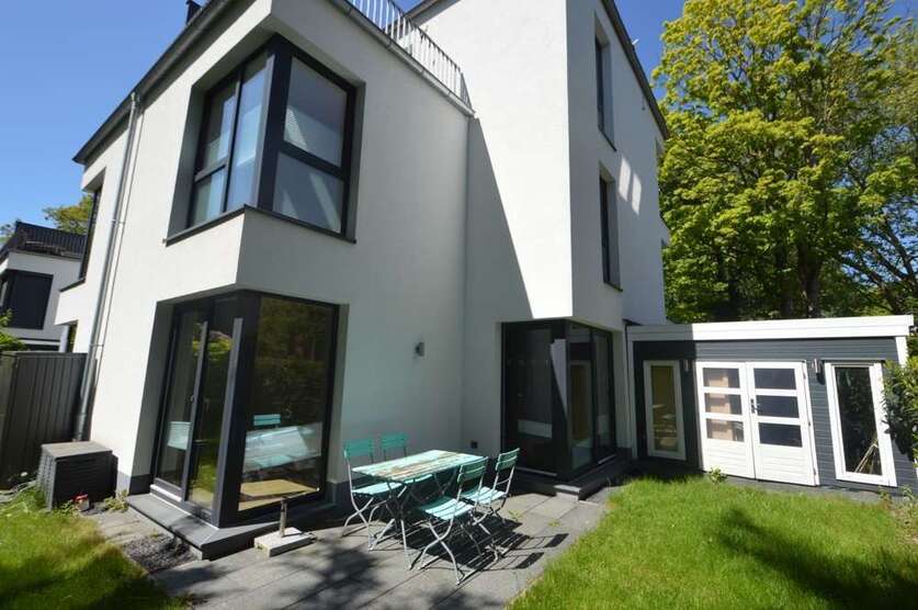 Haus zum Mieten in Hamburg Marienthal 2.685 € 136 m²