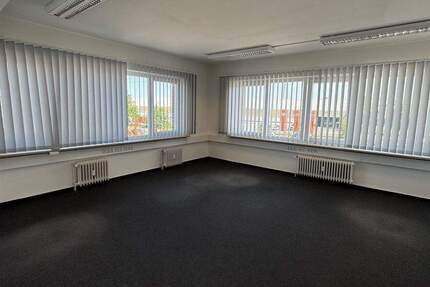 Gewerbeobjekt Hamburg Billbrook - 1 Zimmer, 360 m&sup2;, 3.924&euro; | Angebot:26555964