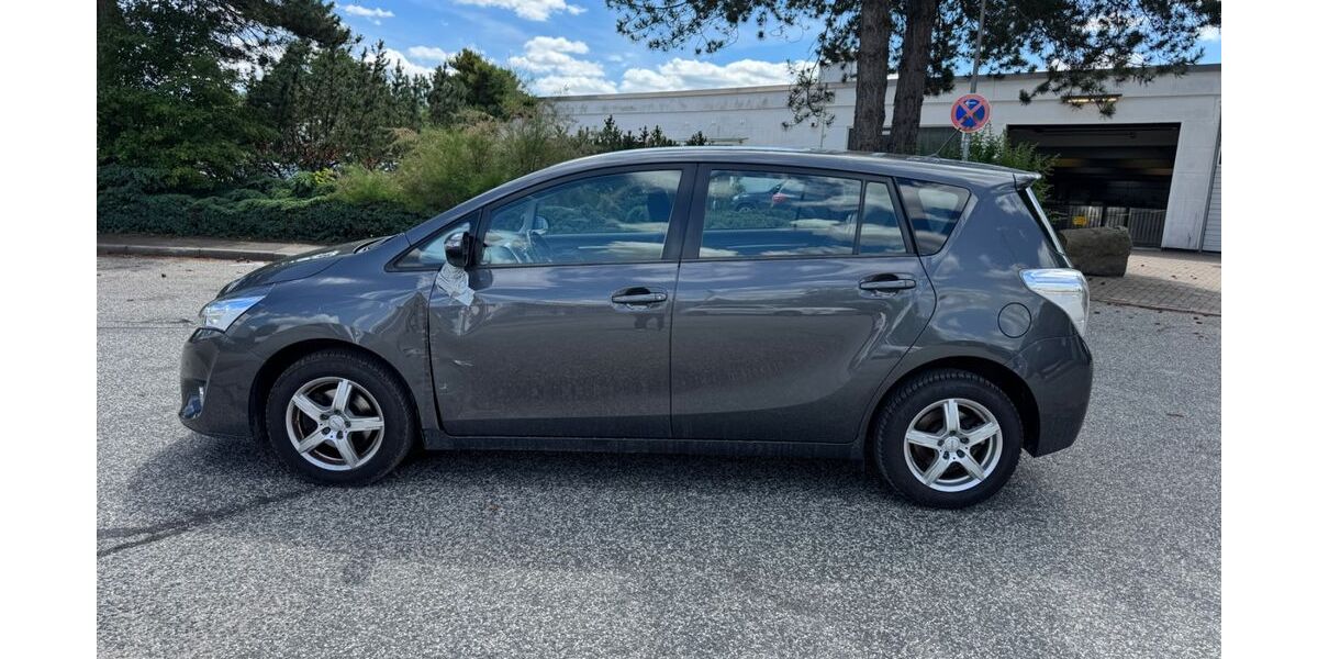 Toyota Verso 171.510 km 8.390 &euro; Barsbüttel 22885