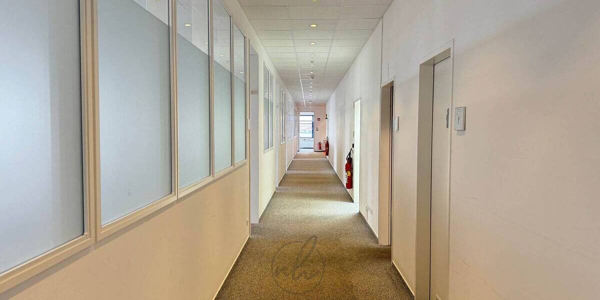 Gewerbeobjekt Hamburg Rahlstedt - 1 Zimmer, 67 m&sup2;, 871&euro; | Angebot:26825752