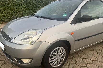 Ford Fiesta 125.000 km 2.499 € Rosengarten 21224