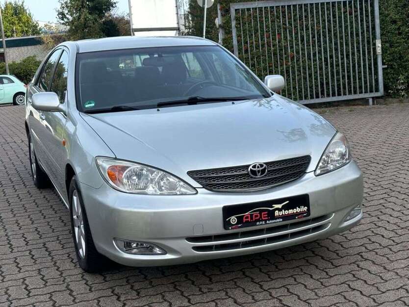 Toyota Camry 148.000 km 5.900 € Norderstedt 22848