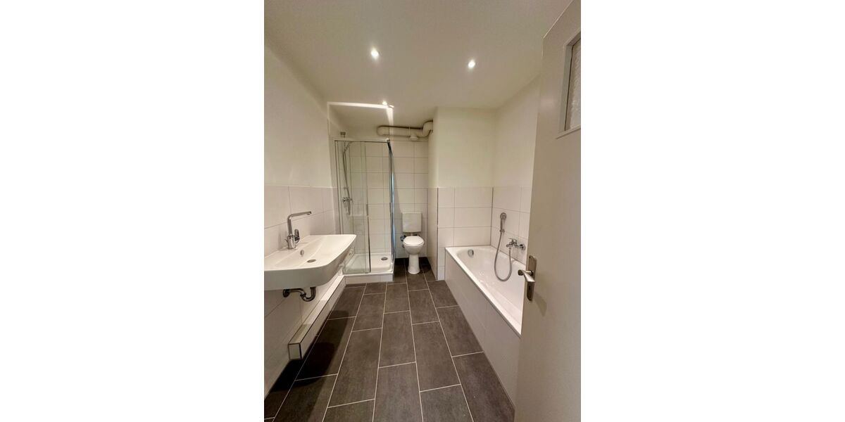 Provisionsfrei* 5-Zimmer-Wohnung in Wasserlage am Alsterlauf - Balkon, TG, 124 m², Alsterdorf - Etagenwohnung Hamburg Alsterdorf | Angebot:26075346