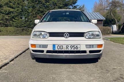 VW Golf 115.100 km 2.999 &euro; Elmenhorst 23869