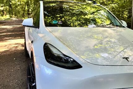 Tesla Model Y 64.000 km 31.100 &euro; Hamburg 22525