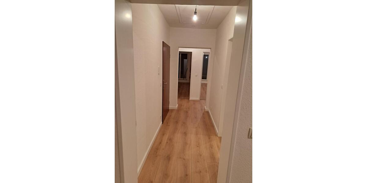 Dachgeschoßwohnung Hamburg Wandsbek - 3 Zimmer, 97 m&sup2;, 1.880&euro; | Angebot:26123441