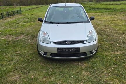 Ford Fiesta 134.460 km 2.250 &euro; Buxtehude 21614