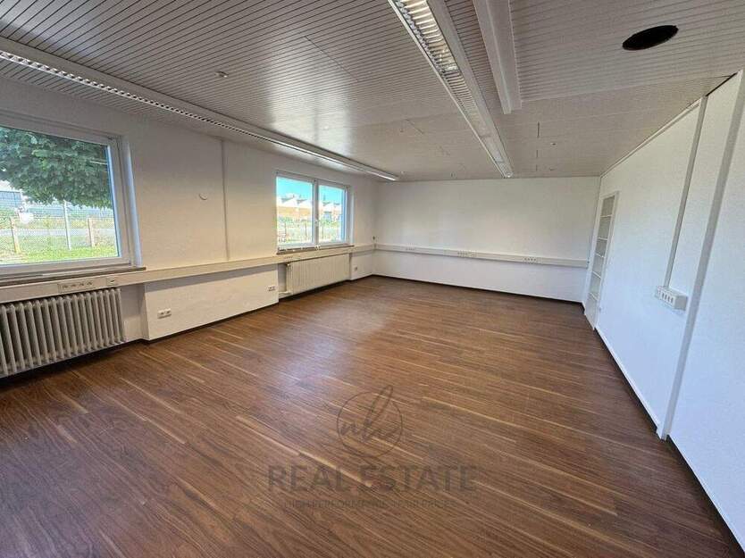 Attraktive Bürofläche im Erdgeschoss in Winsen zimmer