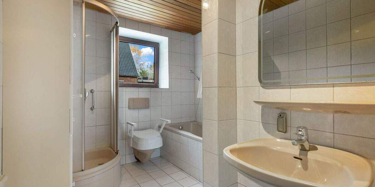 Charmantes Einfamilienhaus mit zwei Wohneinheiten und großem Entwicklungspotenzial! 5 zimmer