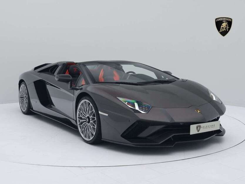 Lamborghini Aventador 8.163 km 449.900 € Hamburg 22143