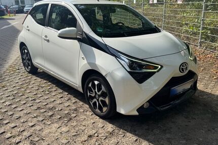 Toyota Aygo (X) 45.550 km 11.000 &euro; Hamburg 21049