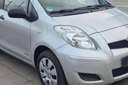 Toyota Yaris 165.000 km 2.600 &euro; Hamburg 20097