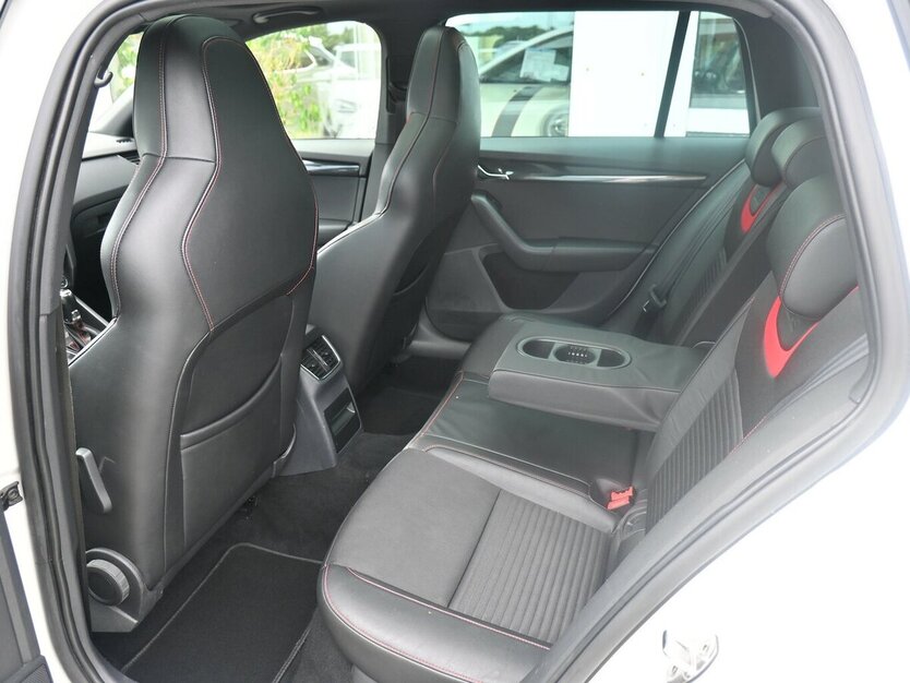 Skoda Octavia 2.0 TSI RS combi DSG Navi Leder Pano Alu 165.000 km 14.400 € Seevetal - Hittfeld 21218