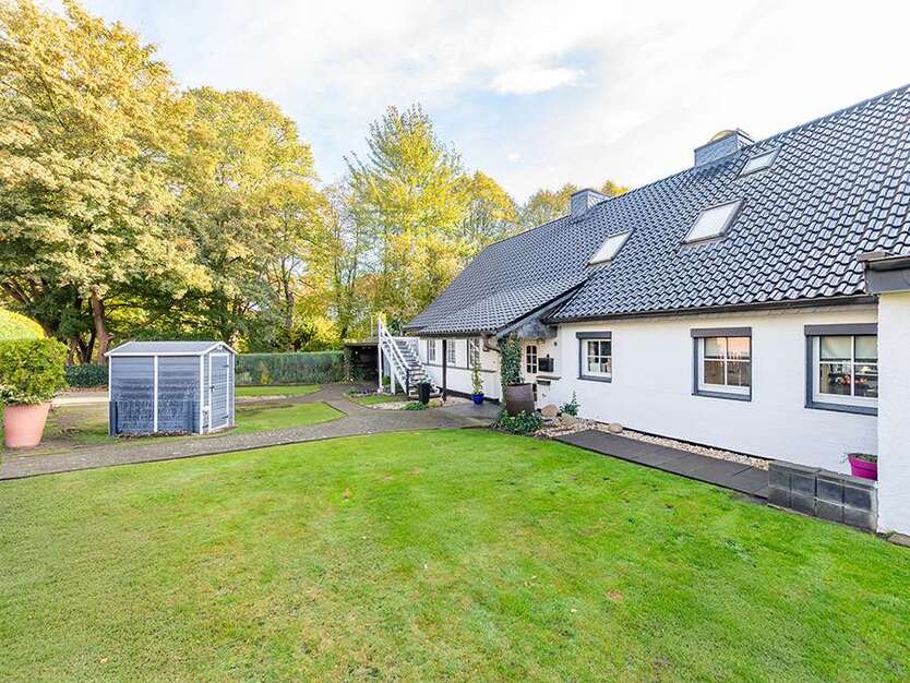 Haus zum Kaufen in Hamburg 995.000 € 217 m² 7 zimmer