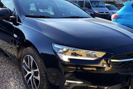 Opel Insignia 121.900 km 14.988 € Hamburg 20537