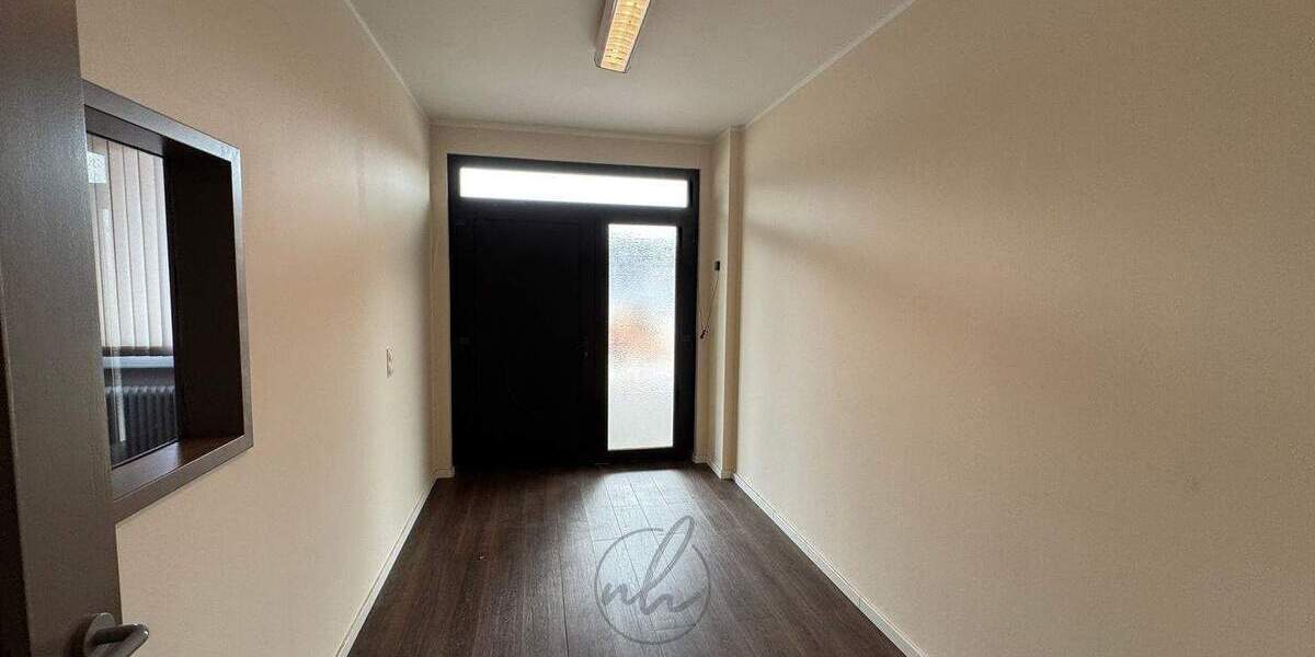 Gewerbeobjekt Barsbüttel - 3 Zimmer, 130 m&sup2;, 1.250&euro; | Angebot:26258633