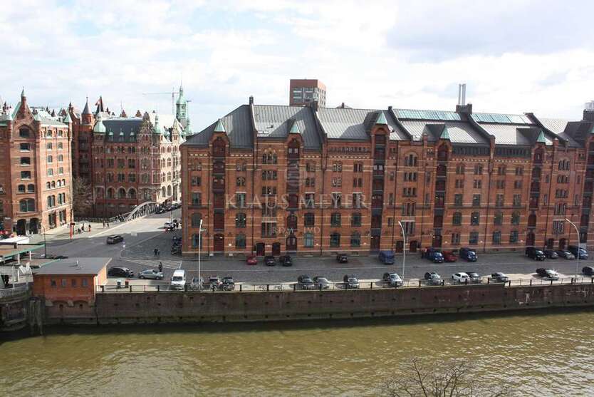 Büro in Hamburg 4.688,08 € 218.1 m²