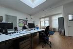Arbeitsplatz in offenem Loft-Atelier zimmer