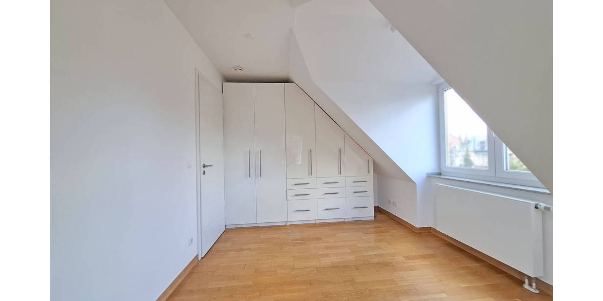 Etagenwohnung Hamburg Lokstedt - 3 Zimmer, 115 m&sup2;, 1.800&euro; | Angebot:26065049