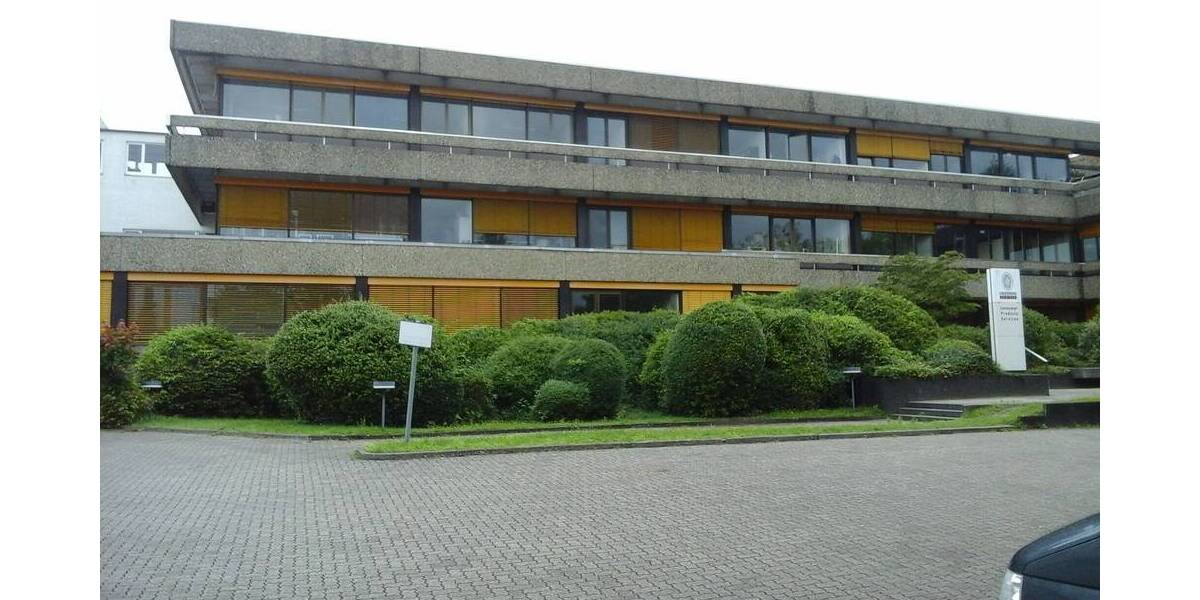 Helle und variable BüroLaborfläche in Endetage 4 zimmer