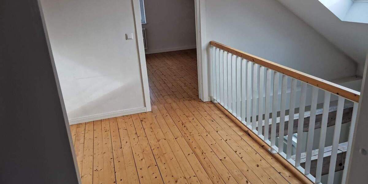 Einfamilienhaus Buxtehude - 5 Zimmer, 180 m&sup2;, 2.200&euro; | Angebot:25800824