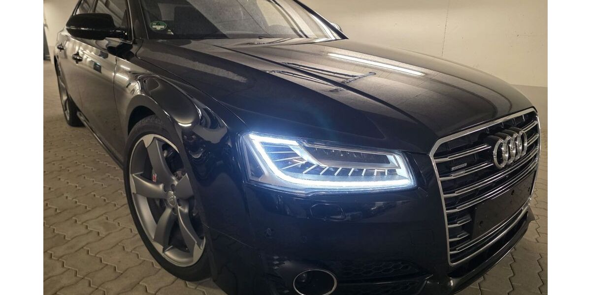 Audi A8 194.000 km 27.990 &euro; Hamburg 22335