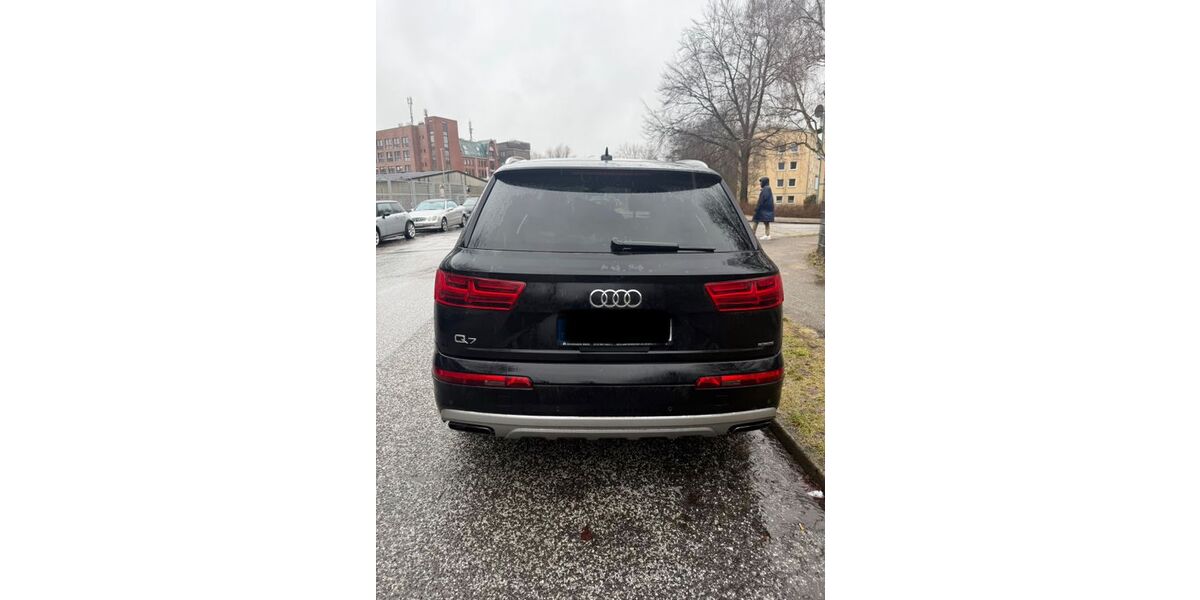 Audi Q7 111.081 km 35.500 &euro; Hamburg 20539