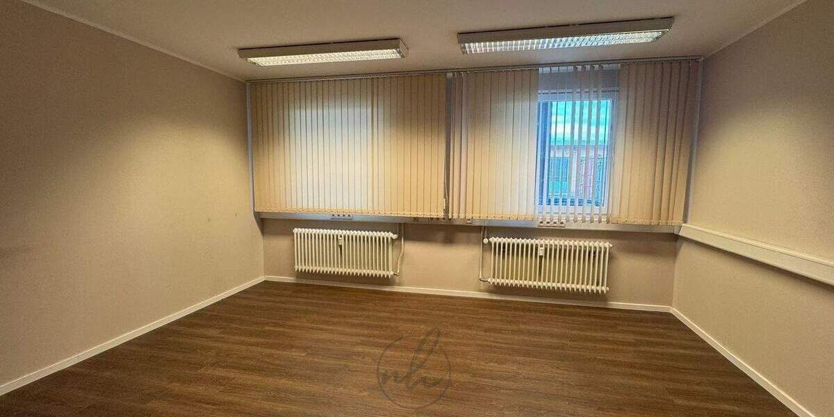 Gewerbeobjekt Barsbüttel - 3 Zimmer, 130 m&sup2;, 1.250&euro; | Angebot:26731342